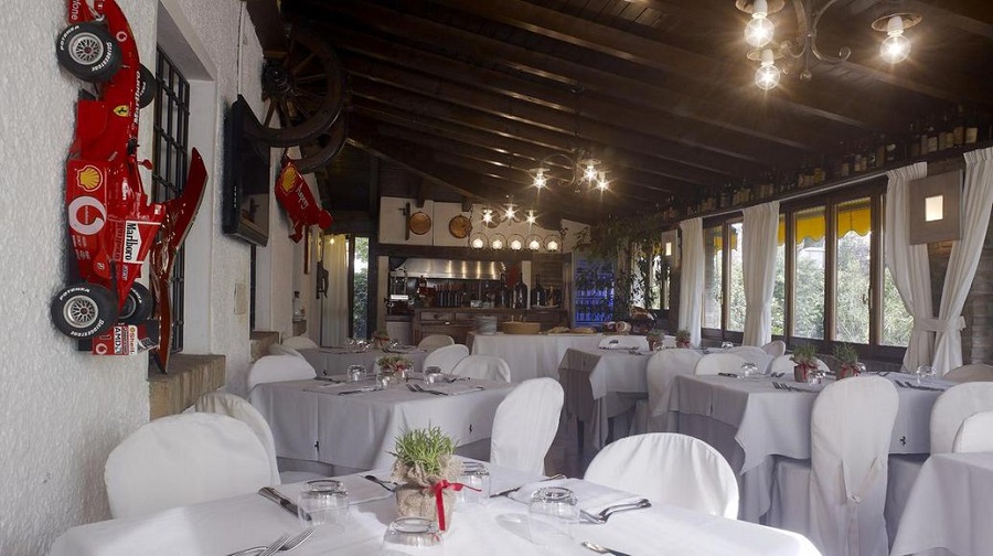 Ferrari: all’asta la collezione del ristorante “Il Cavallino” di Maranello.