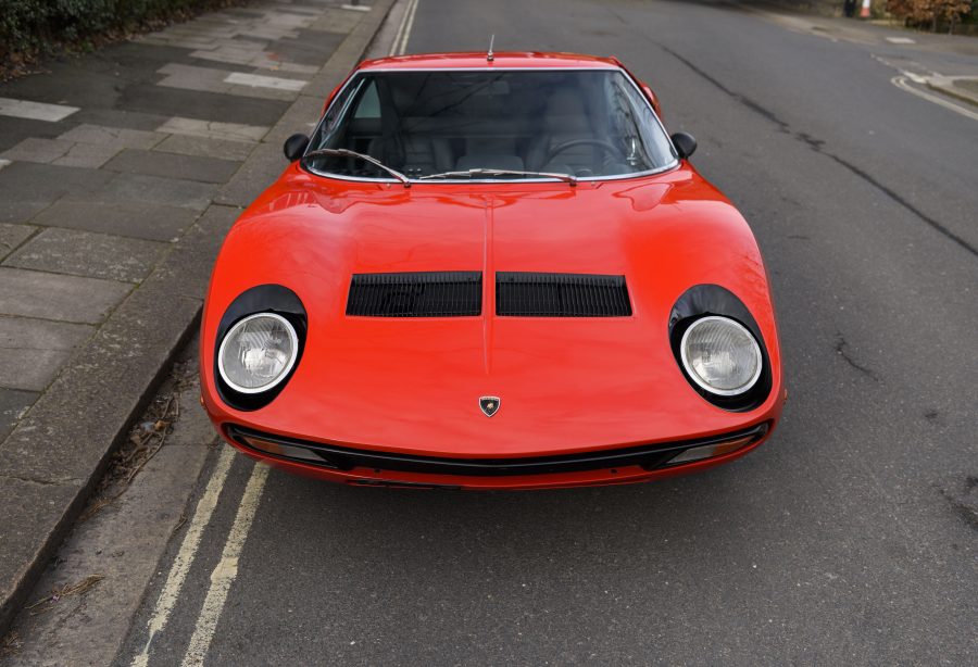 La mitica Lamborghini Miura SV compie 50 anni.