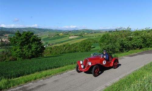 E’ Andrea Vesco su Fiat 508S a conquistare la 9^ Targa AC Bologna.