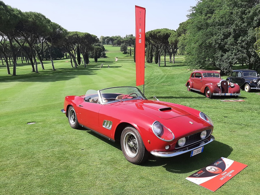 Al Reb Concours di Roma svetta una Ferrari 250 GT California.