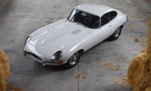 Jaguar E-Type, restaurata un prezioso modello Serie 1.