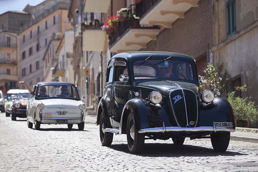 Ruote nella Storia alla scoperta della “Città Regia”.