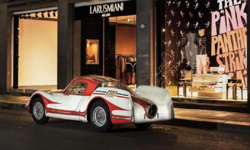 La Fiat Turbina del Mauto nella bottega Larusmiani a Milano.