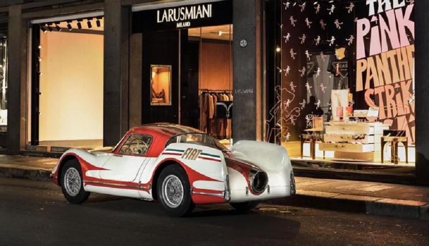 La Fiat Turbina del Mauto nella bottega Larusmiani a Milano.
