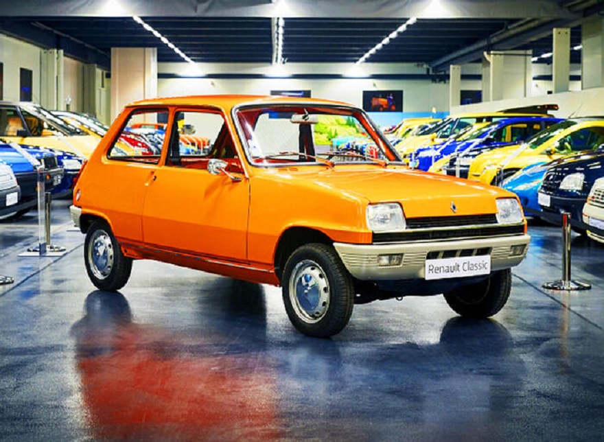 Renault R5, a Retromobile 50 anni della cittadina disinibita.