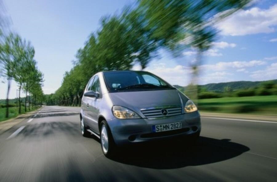 Mercedes Classe A, 25 anni fa il debutto della compatta.