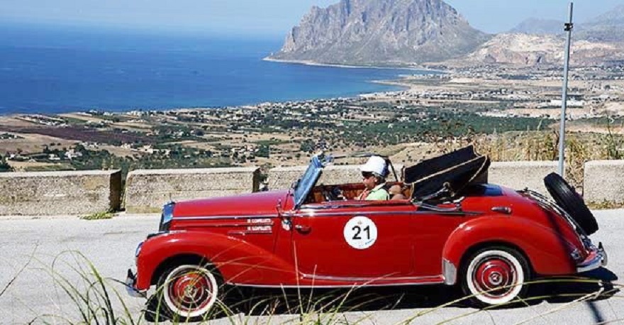 Sul 110 °Giro di Sicilia sventola il tricolore ASI.