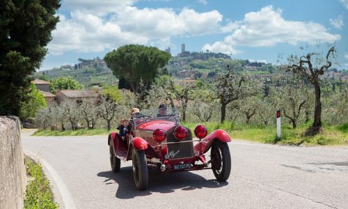 Il Circuito Stradale del Mugello 2022 è di Aliverti e Valente su Alfa Romeo 6C 1750 SS Zagato del 1929.