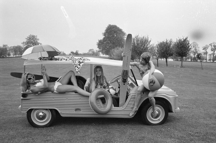 Citroën Méhari: la spiaggina francese compie 54 anni.