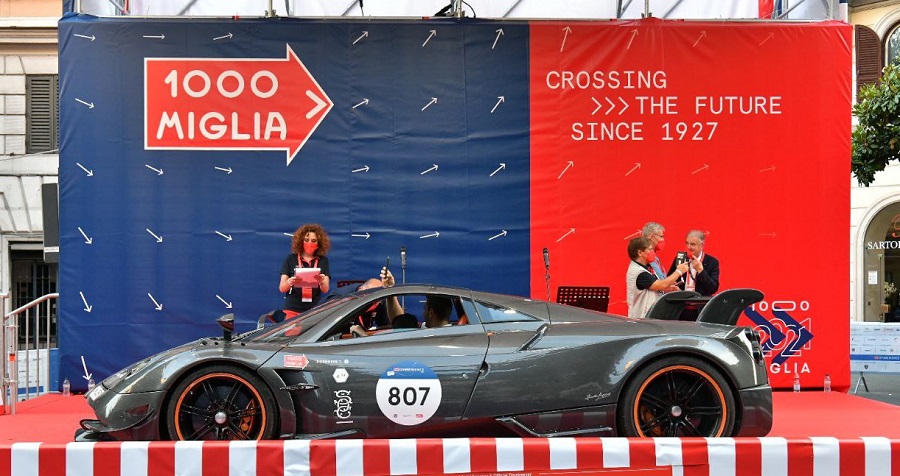 La 1000 Miglia Experience 2022 con i bolidi moderni.