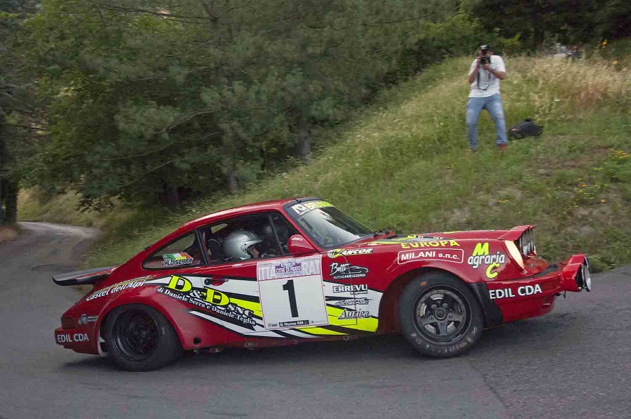 Il Rally Storico Città di Prato è di Brusori-Valdiserra su Porsche 911.