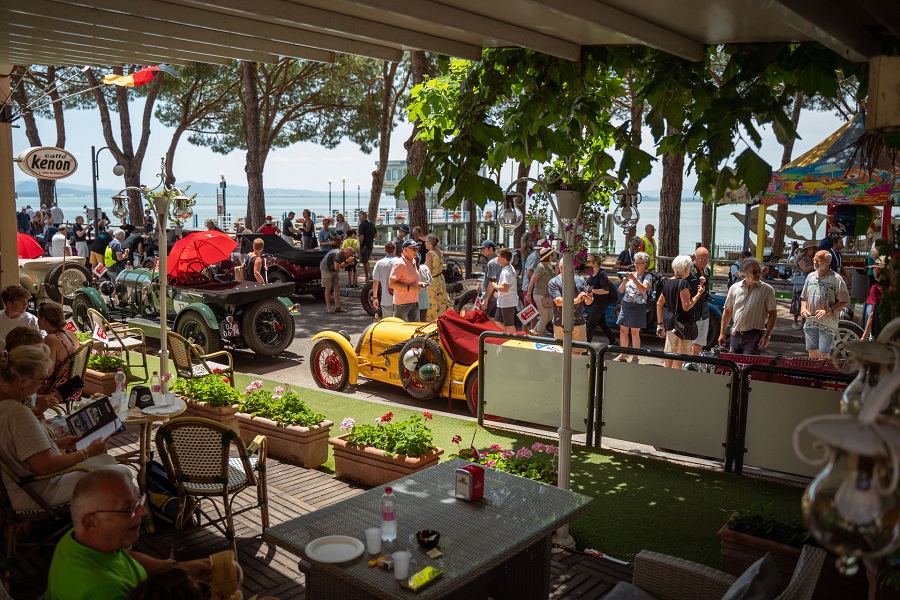 La Mille Miglia si dirige verso la Capitale.