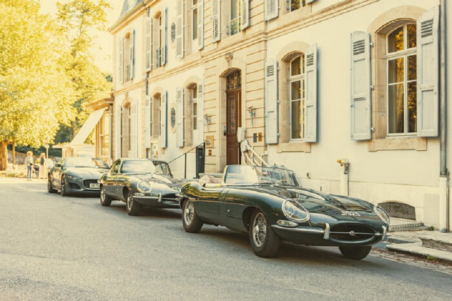 Jaguar, omaggio ‘on the road’ alla storica E-Type.