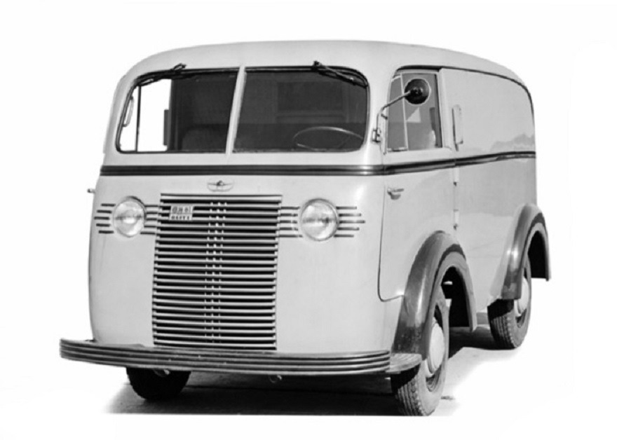 Opel Blitz, ritrovate ad un asta le foto ‘scomparse’.