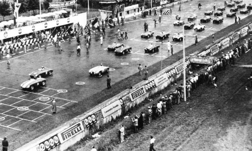 Autodromo di Monza compie 100 anni, c’è un francobollo.