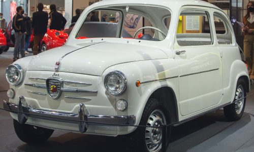 La storica Fiat-Abarth 850 TC in mostra al Salone Rétromobile di Parigi.
