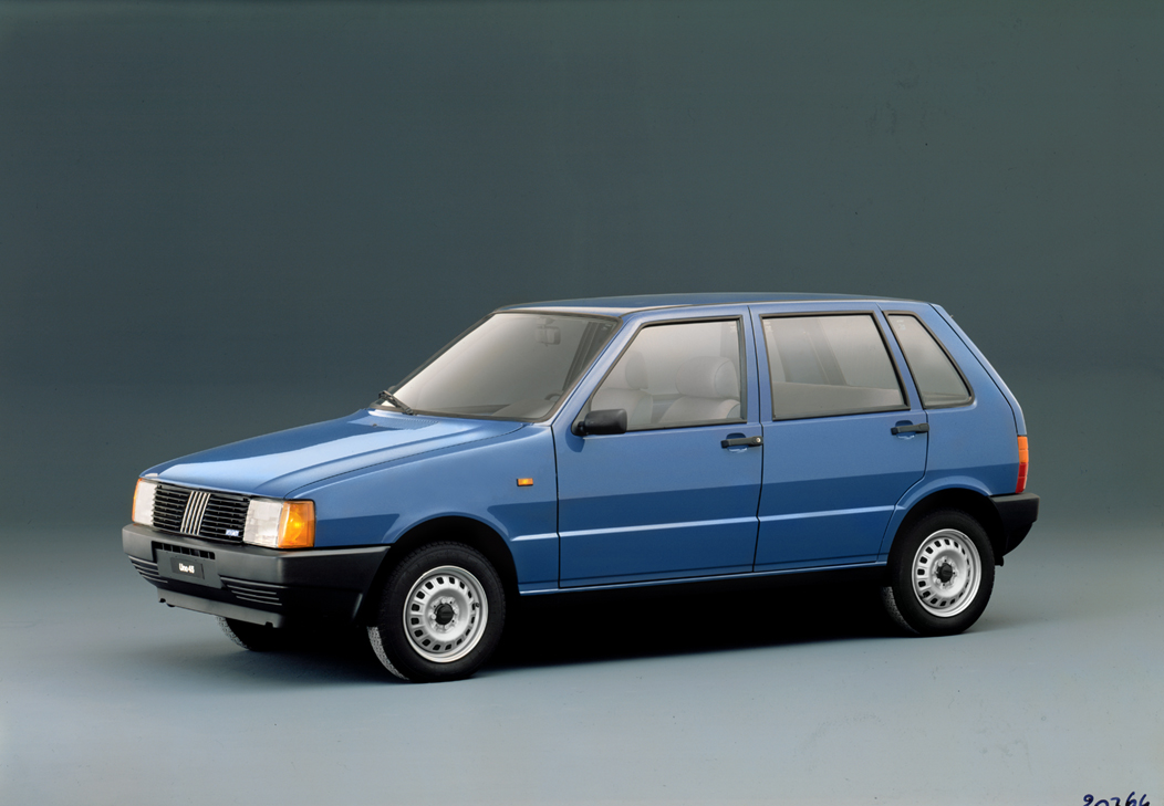 Fiat Uno: 40 anni fa la comunicazione “rivoluzionosa” di Forattini.