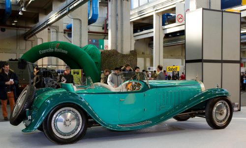 Automotoretrò: le grandi auto del passato in mostra alla Fiera di Parma.