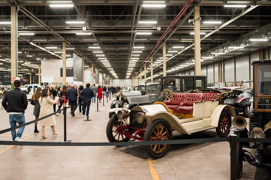 La magia dei motori d’epoca in una notte all’Heritage Hub Stellantis.