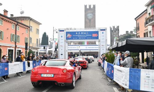 L’omaggio dei bolidi di Maranello alla Freccia Rossa.