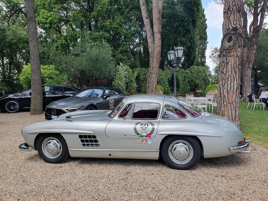 Mercedes-Benz Italia festeggia i suoi primi 50 anni.