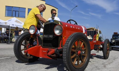 Ruote nella Storia ad Atri conquista appassionati e avventori.