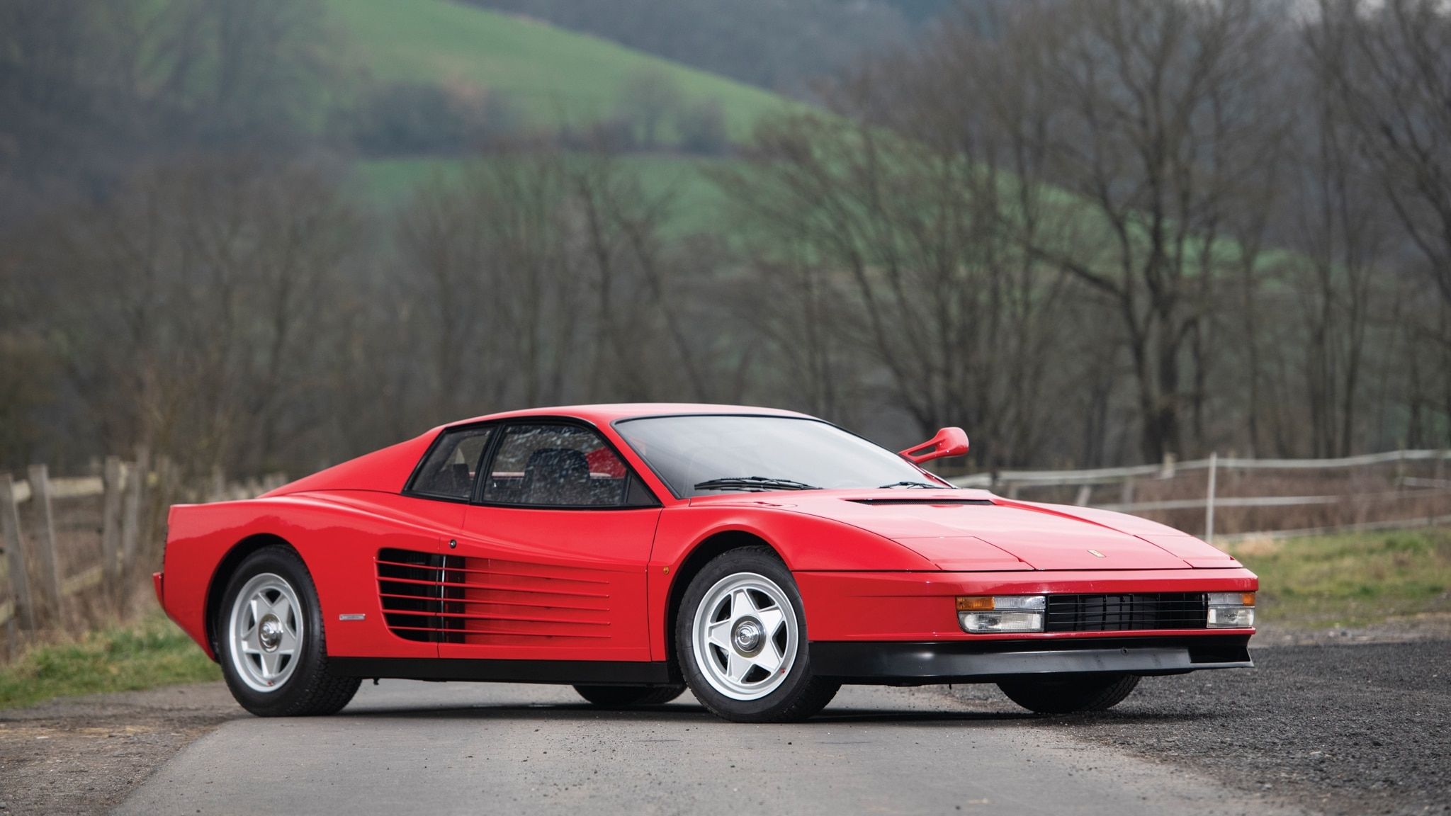 Libro sulla Ferrari Testarossa.