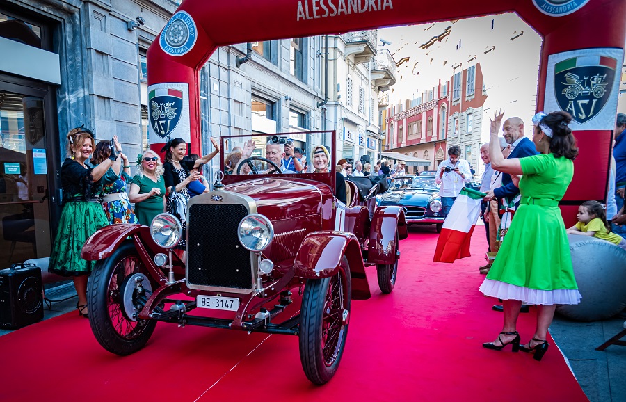 Il Grand Prix Bordino 2024: un Viaggio nell’Eleganza tra Auto Storiche e Perle del Lago Maggiore.