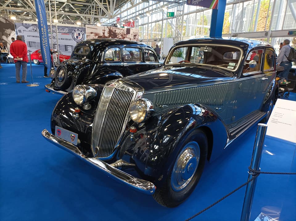 Successo a Bologna per la Fiera di Auto e Moto d’Epoca: Spettacolo e Affluenza Record, ma Sfide Commerciali.