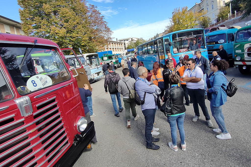 ASI Transport Show: Il Grande Ritorno dei Veicoli Utilitari Storici lungo la Costa dei Trabocchi.