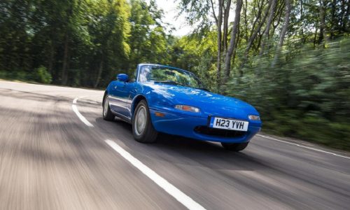 Icona senza tempo: La Mazda MX-5 NA celebra 35 anni di successo.