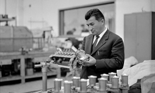 Ferruccio Lamborghini: L’imprenditore visionario dietro il mito Lamborghini.