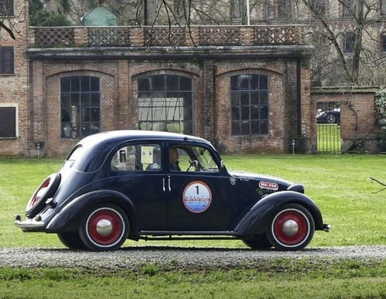Passanante e Molgora trionfano nella Coppa Milano Sanremo con una Fiat 508C.