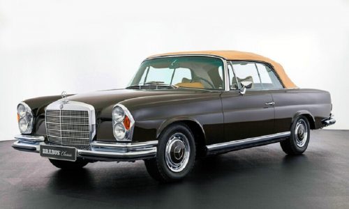 Mercedes-Benz 280 SE 3.5 Cabriolet: Il Lusso Retro con il Restauro di Brabus Classic.