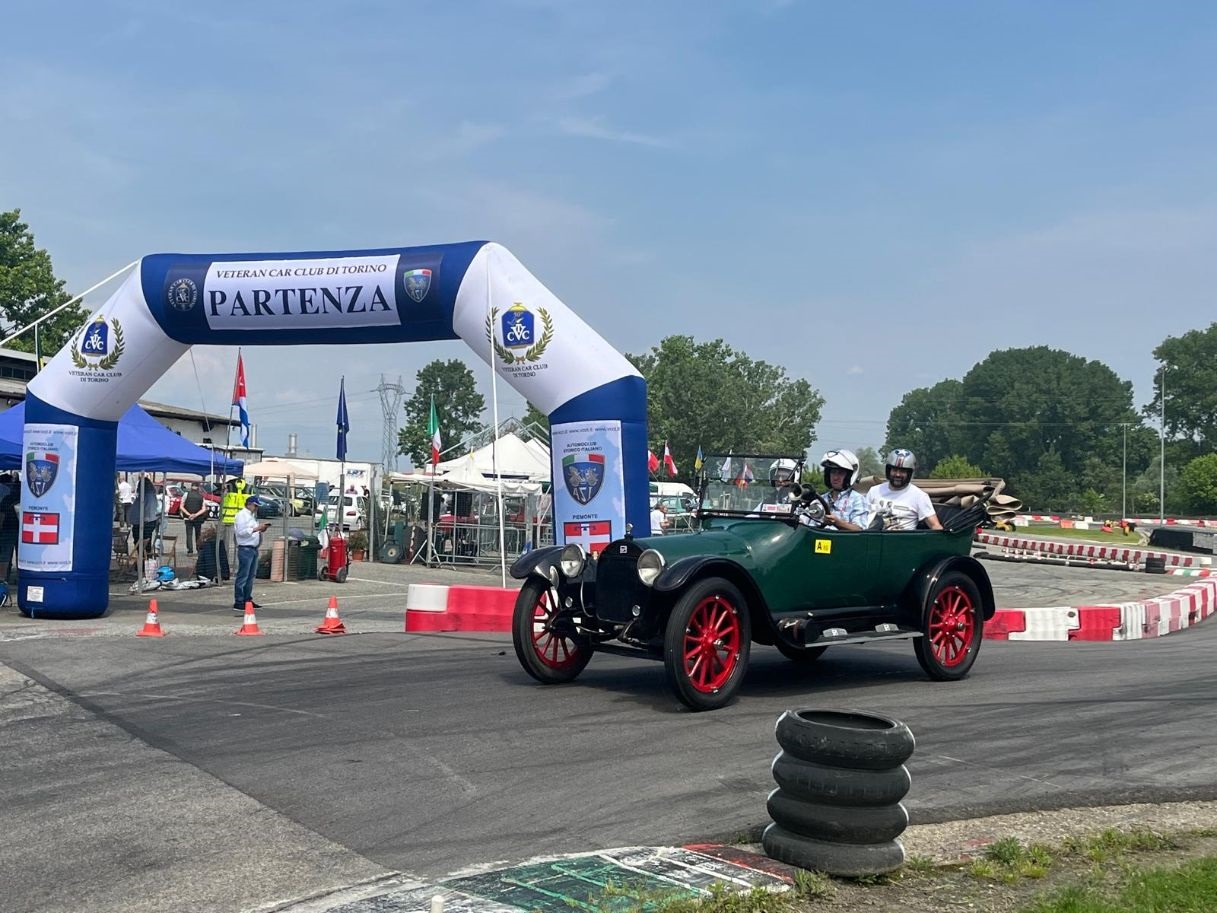 Successo Primaverile al 2° Revival Circuit di Moncalieri: Eleganza e Adrenalina in Pista