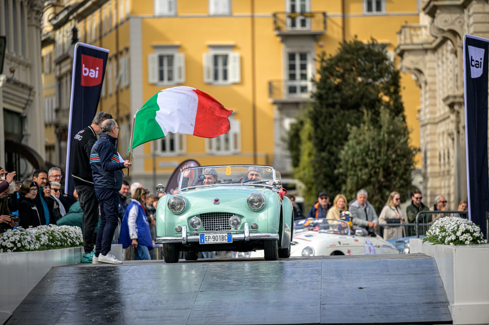 Trionfo alla Mitteleuropean Race per Mazzoleni e Gotti sulla Triumph TR2.