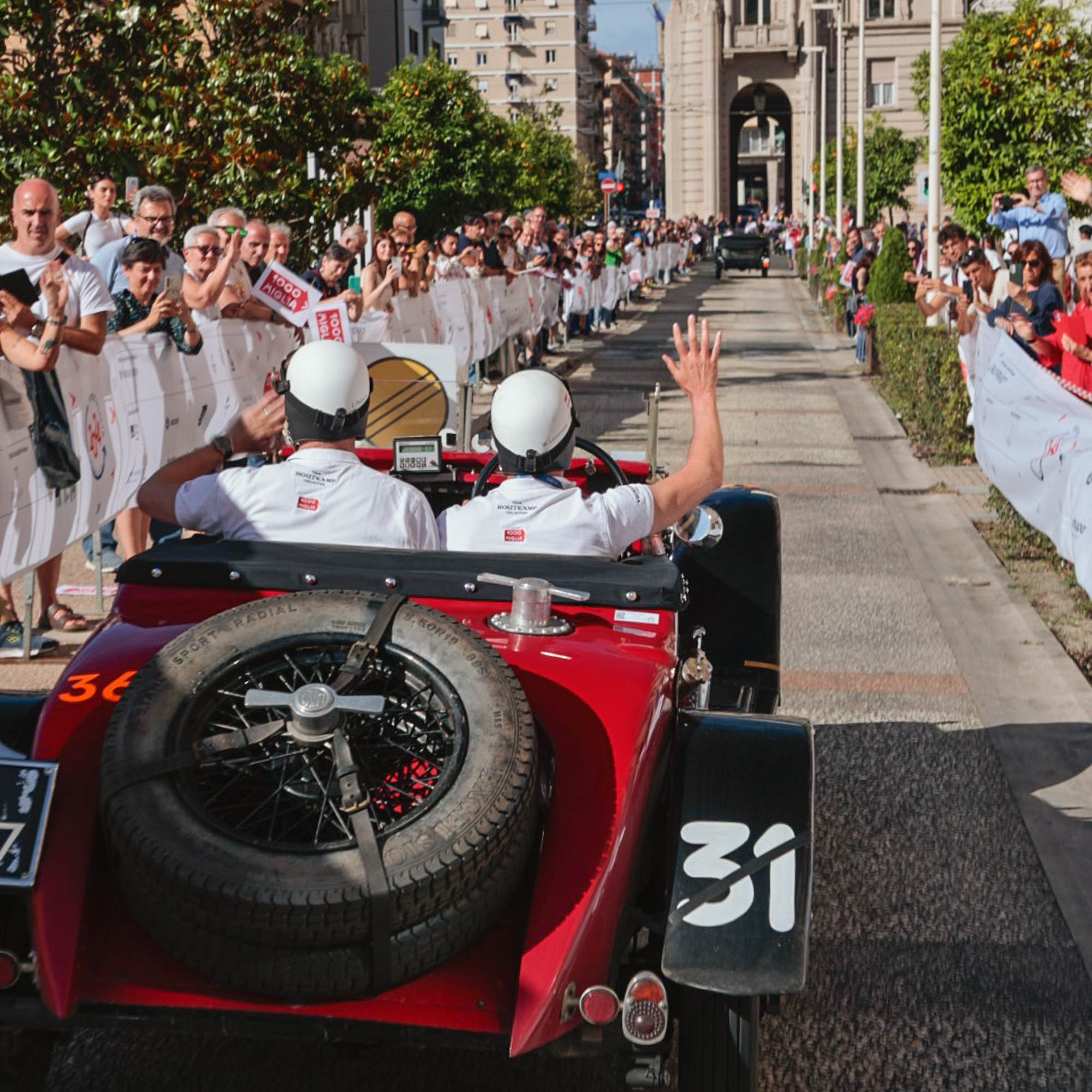 1000 Miglia 2024: Gli Equipaggi in Rotta Verso la Toscana.