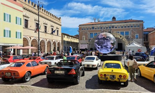 Successo per la 100 Miglia in Provincia: tra arte, cultura e motorismo d’epoca.