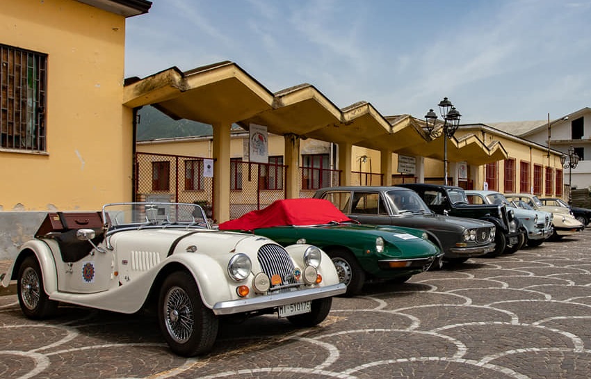 Raduno di Auto Storiche a Sessa Aurunca: Tra Motori e Tradizione.