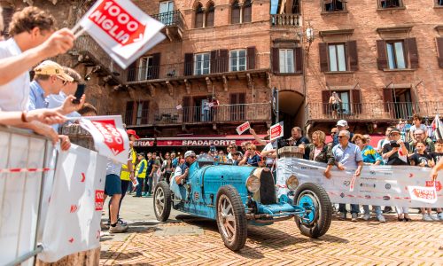 La 1000 Miglia 2025 al Via: Il Ritorno del Tracciato “a Otto” delle Origini.