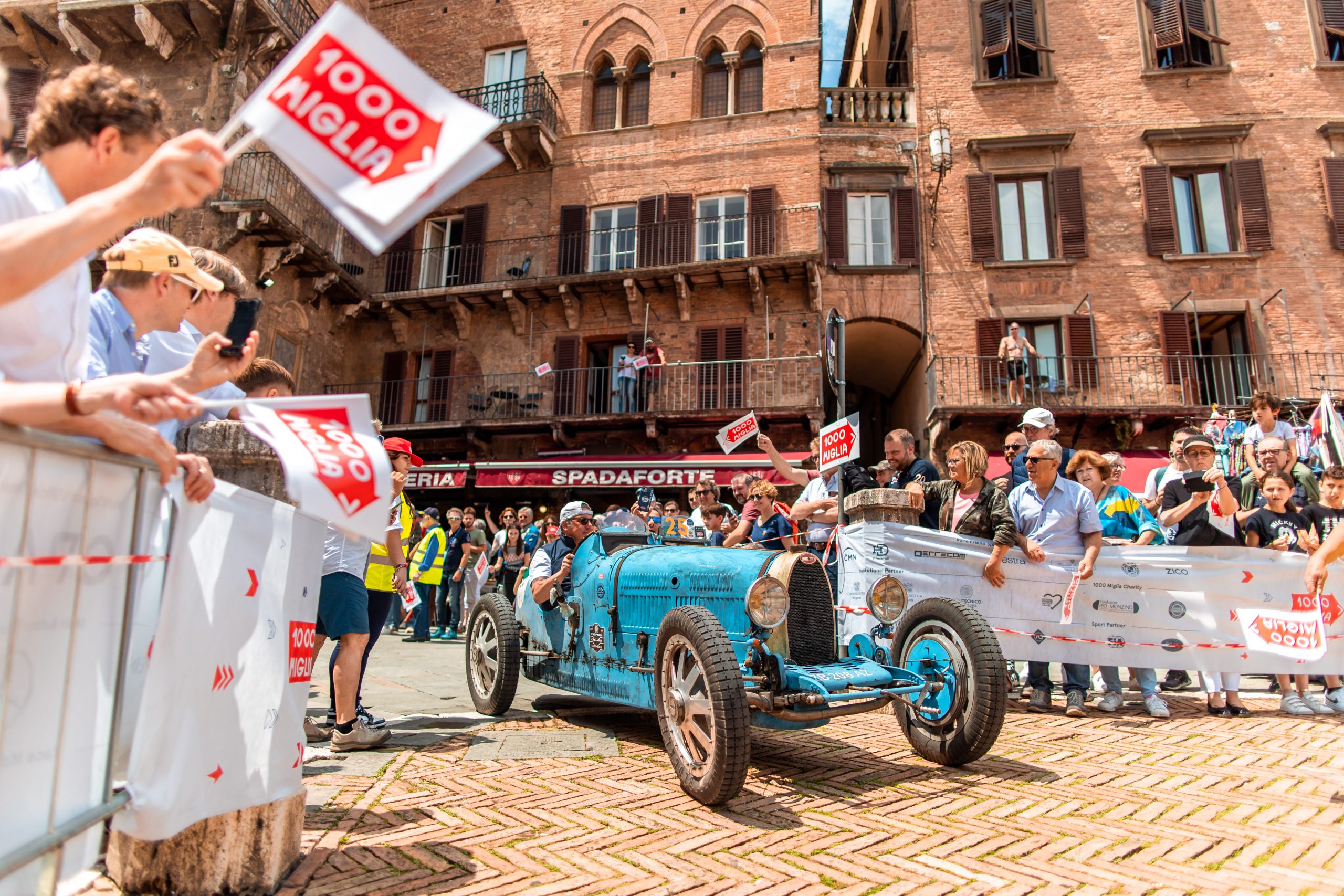 1000 Miglia 2026: il mito riparte lungo l’Italia che sa ancora emozionare.