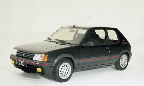 Peugeot 205 GTi: 40 Anni di Storia della Hot Hatch Francese.