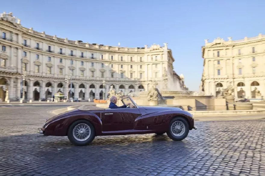 Debutta l’Anantara Concorso Roma: la Dolce Vita incontra l’eleganza dell’auto d’epoca.