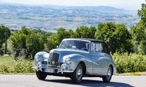 “Andar per borghi e castelli”: le auto d’epoca conquistano Precicchie.