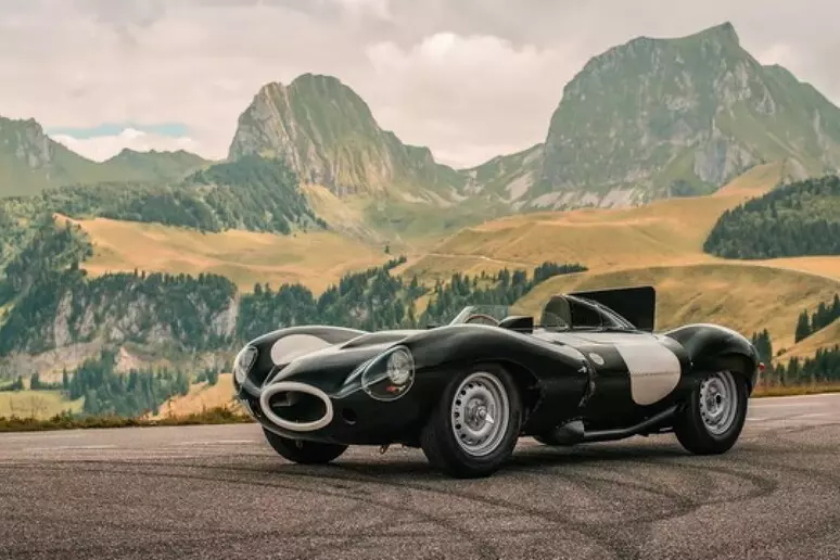 Jaguar D-Type: la leggenda di Le Mans riemerge da un garage svizzero dopo 31 anni.