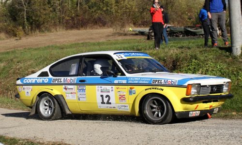 La Grande Corsa 2025: 63 equipaggi al via tra rally storici e classiche.