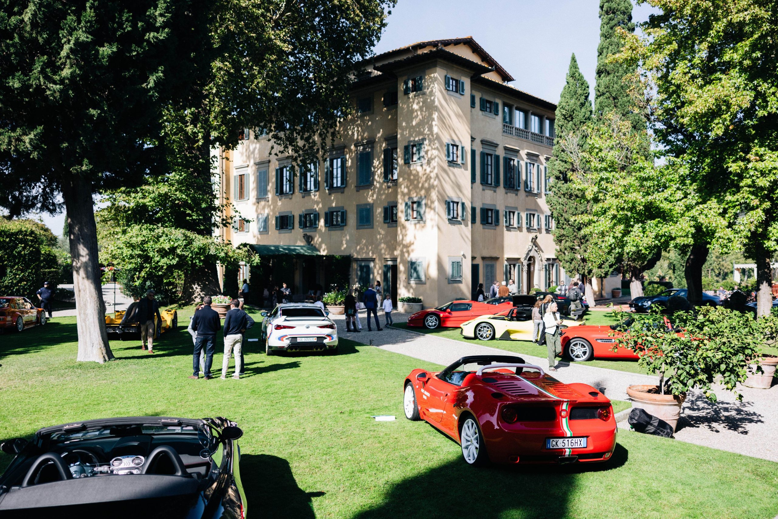Villa La Massa Excellence 2025: Firenze celebra il lusso e la passione per le Supercars.