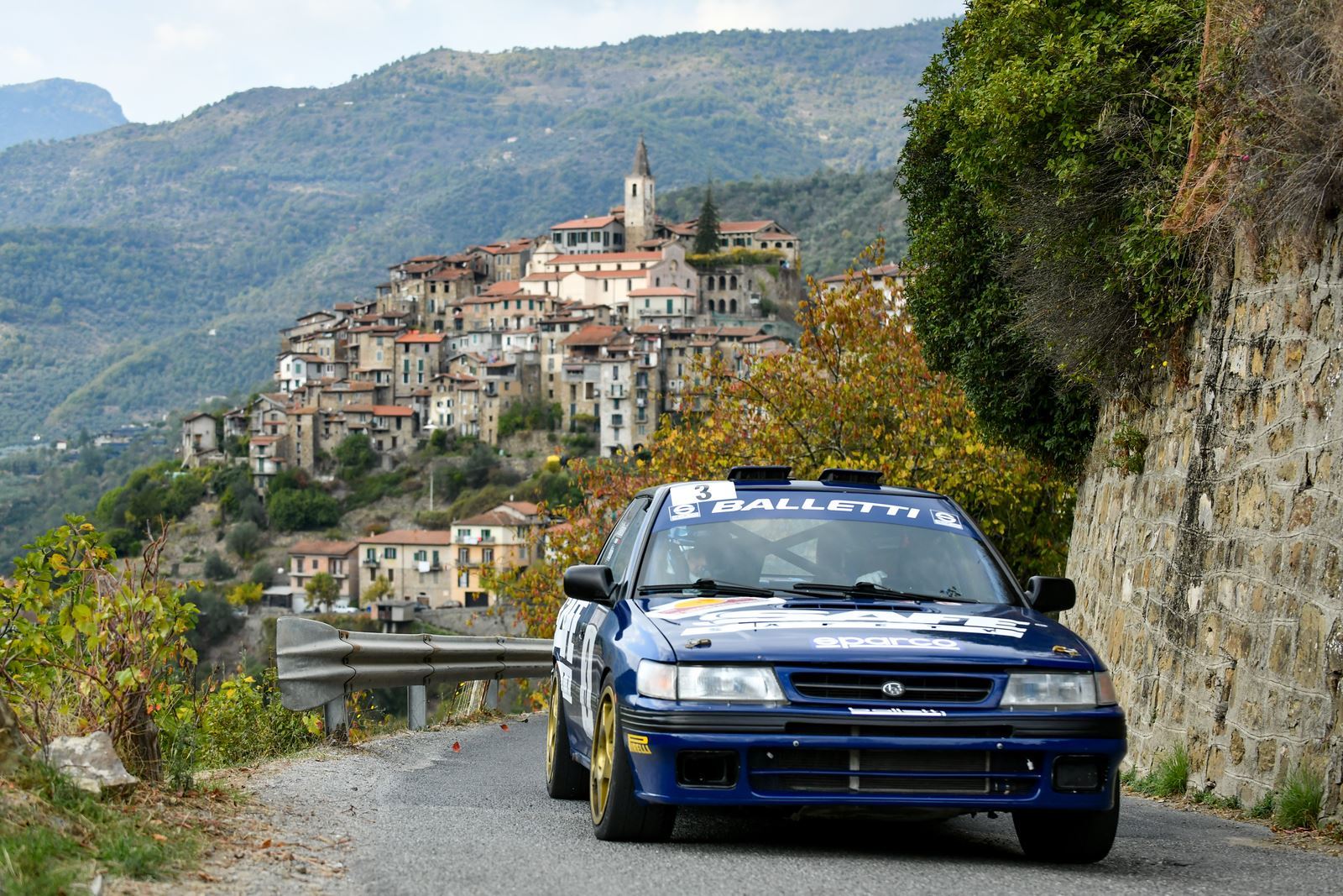 La Subaru Legacy di Pedro, cinque meraviglie, trionfa nel gran finale del CIR Auto Storiche.