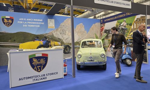 Vespa e Fiat 600: icone italiane al centro dell’Assemblea ANCI 2025.
