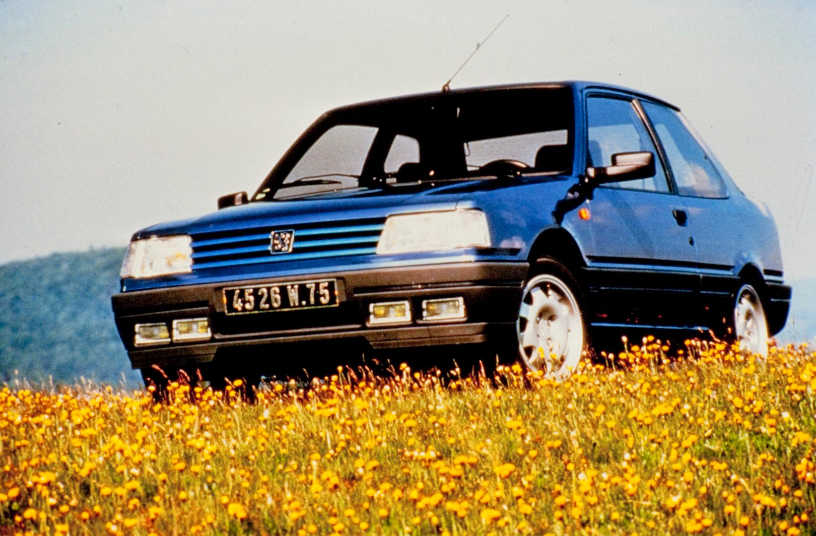 Peugeot 309 GTI 16: la sportiva nascosta che ha fatto la storia.